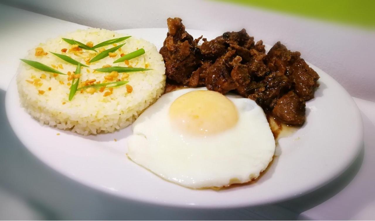 Yuj Inn - Quezon City Eksteriør billede